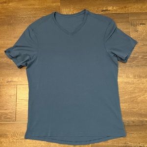 Lululemon 5-year Basic V-neck - Short Sleeve - Medium
